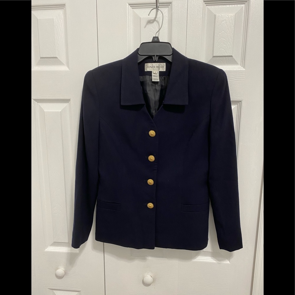 Jones wear blazer